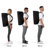 Torba Zeeksack The Duffelbag pokazana na trzech osobach o różnym wzroście: 170 cm, 180 cm i 190 cm – aby zobaczyć, jak wygląda na plecach w zależności od wzrostu.